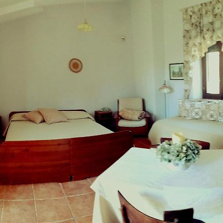 Agriturismo Tre Santi Villa Padula Bagian luar foto