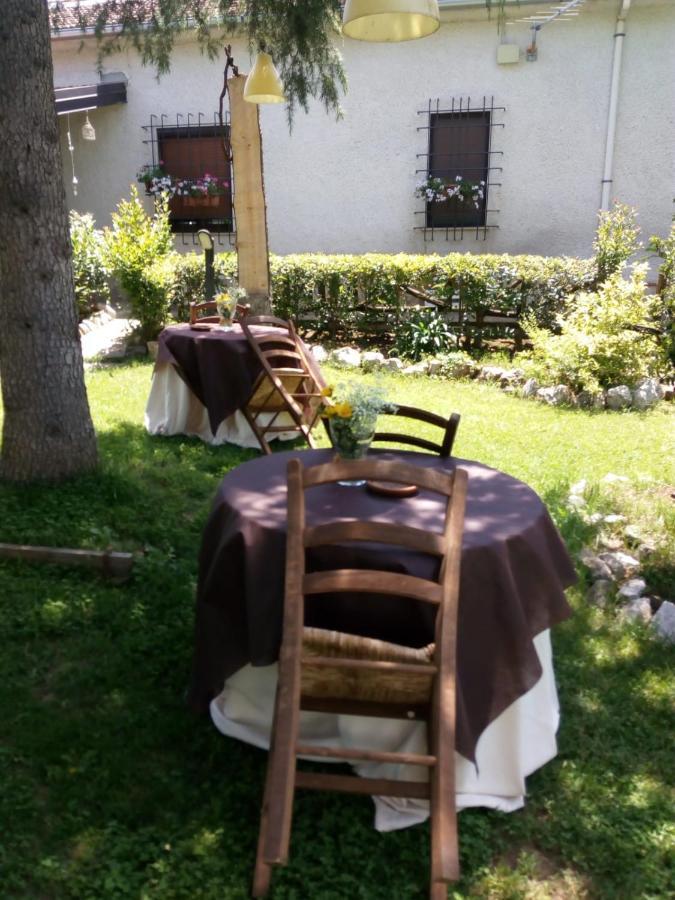 Agriturismo Tre Santi Villa Padula Bagian luar foto