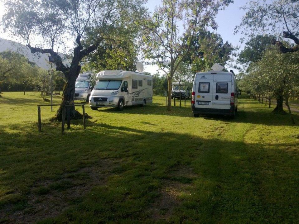 Agriturismo Tre Santi Villa Padula Bagian luar foto