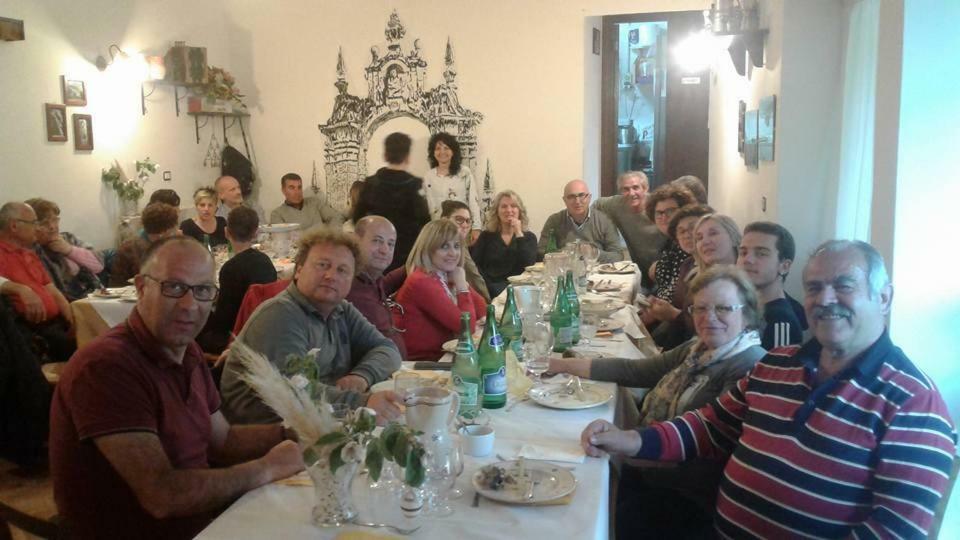 Agriturismo Tre Santi Villa Padula Bagian luar foto